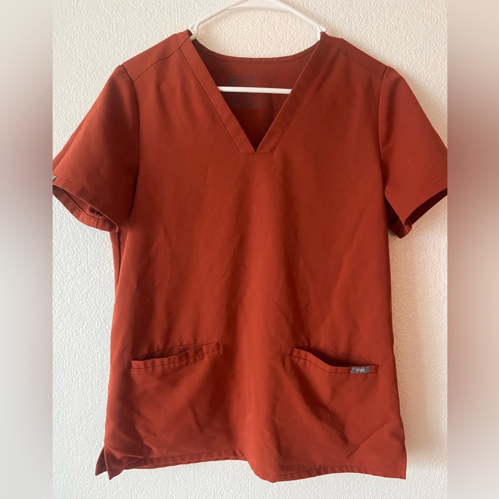 FIGS Auburn 3-pocket Scrub Top (S)